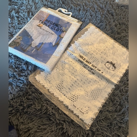 NEW REGENCY Tablecloth Lace Floral White Crochet 54 X 72 Rectangular Placemats - Picture 1 of 10